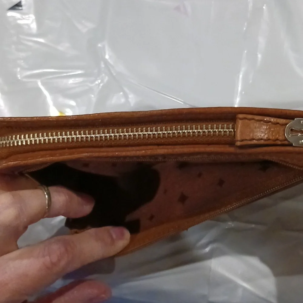 Wallet - Picture 3 of 7